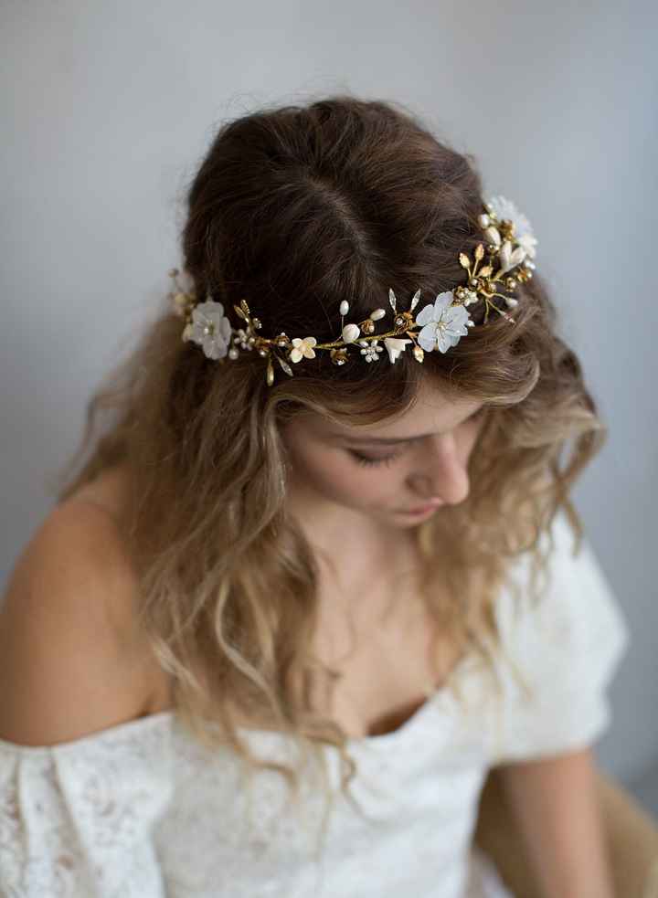 Earring suggestions with this headpiece? - 1