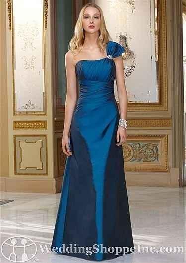 SOOOO I was kindof talked into a cake that is blue, who had a different color cake?