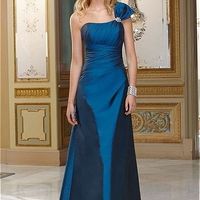 SOOOO I was kindof talked into a cake that is blue, who had a different color cake?