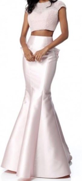 a tale of 2 dresses 4