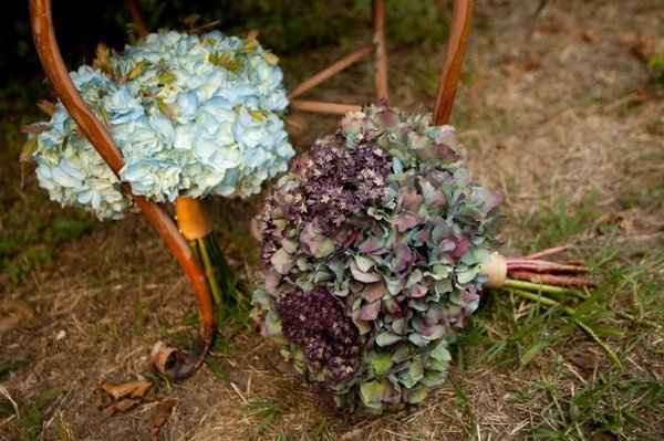 Hydranga and mason jars? Flowers?