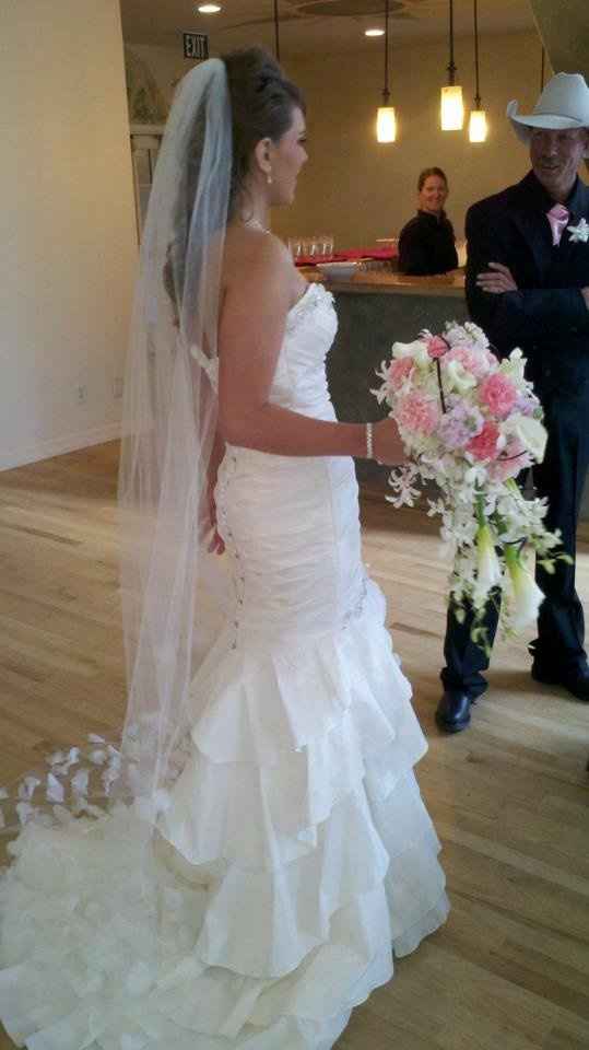 feels good to be a MRS!!!!! ** link to photobooth pics **