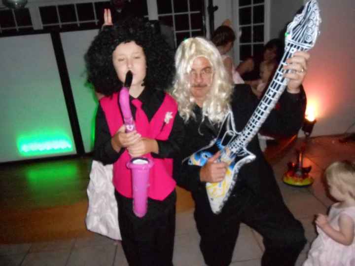 feels good to be a MRS!!!!! ** link to photobooth pics **