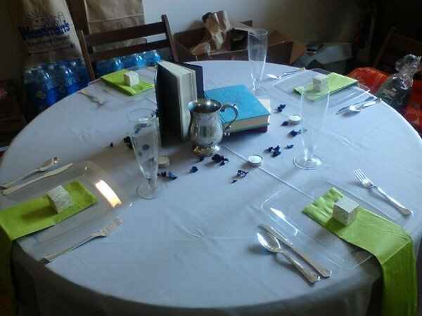 Who wants to see my table arrangements??? (said in Oprahs announcing voice)