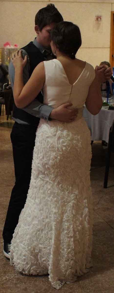 I'm back and married!!! plus non pro pics!!