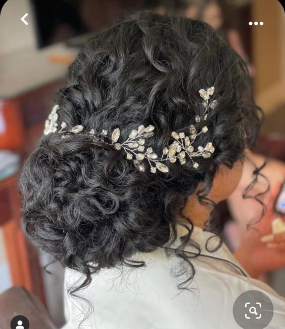 Vintage waves or curly low bun? 2