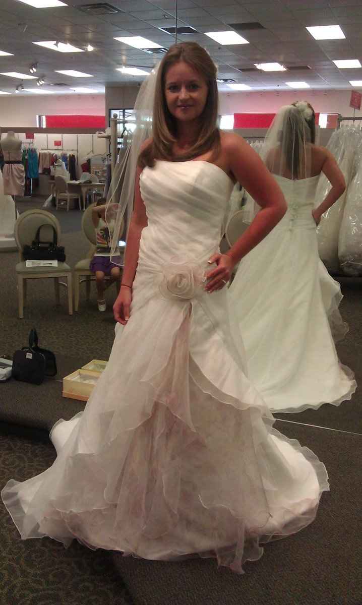 Weird OBSESSION: I love seeing brides in their ACTUAL dresses :)