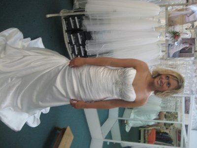 BRIDES...I want to see your DRESSES!!!~~~~