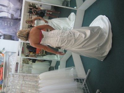 BRIDES...I want to see your DRESSES!!!~~~~