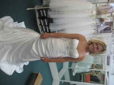BRIDES...I want to see your DRESSES!!!~~~~
