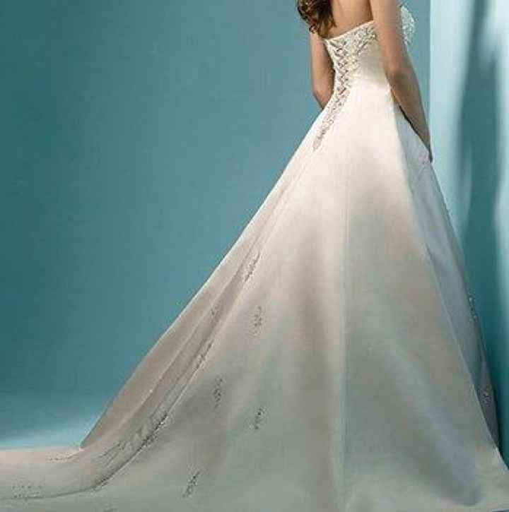 I LOVE my dress!!! Anyone wana share theirs? I'll show you mine!? LOL