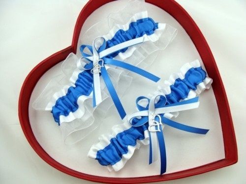 Show me your Garters? Traditional or Nontraditional