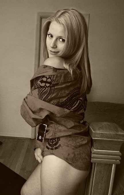 How to present "boudoir" photos to him?