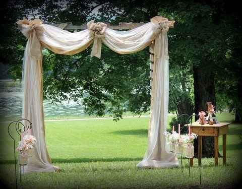 Do burlap, chalkboards, and tulle go together?