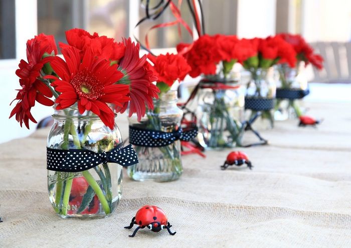 Different kind of centre pieces mock up HELP PLEASE!!