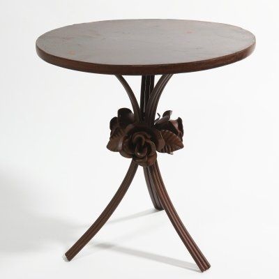 Cake Stands...Let's see them Ladies!