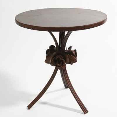 Cake Stands...Let's see them Ladies!