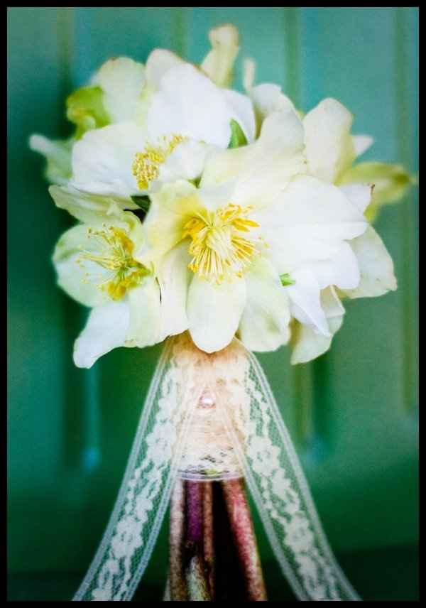 Flowers to go with my dress style?