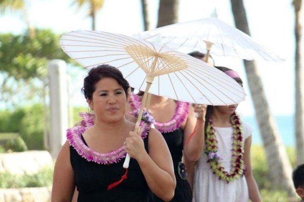 Beach / Outdoor Weddings ..flowers?