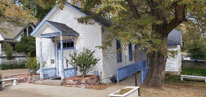 Theme Song: walking in/out.. 2