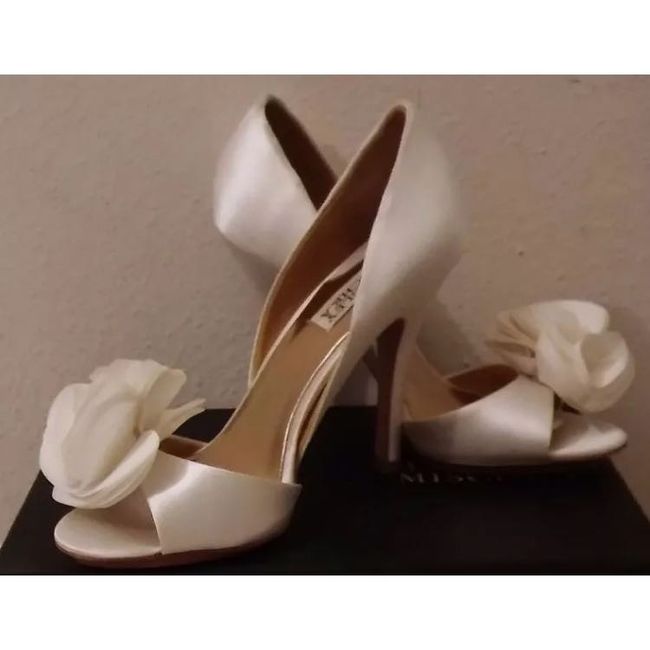 Show me your shoes ladies