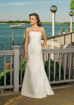 post your wedding  dress pic thanks.