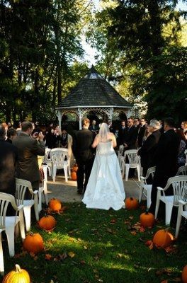 Anyone here that still remembers me? I'm back and married with PICTURES!