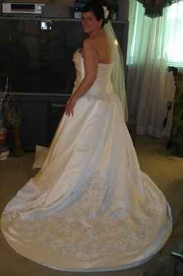 show off your bridal dress!!!!!