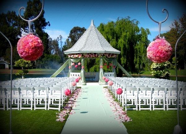 Show me your aisle decor!