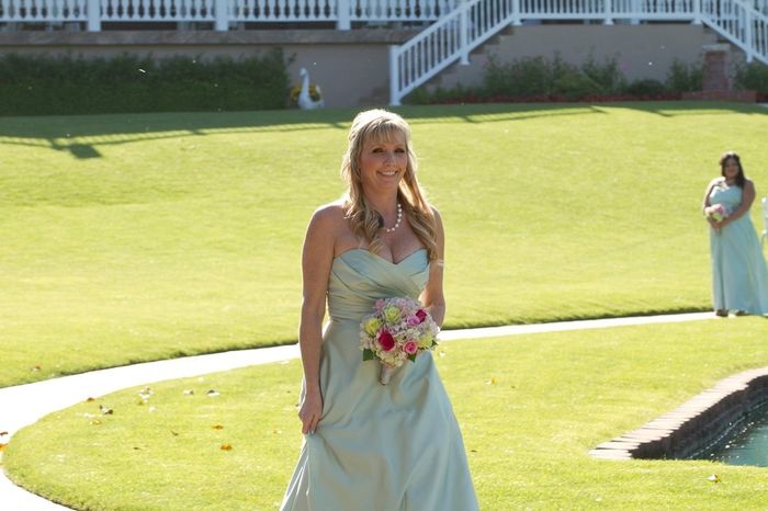 3 Bridesmaids.....size 0 and a 32a - size 14 and a 38f or g. Help?