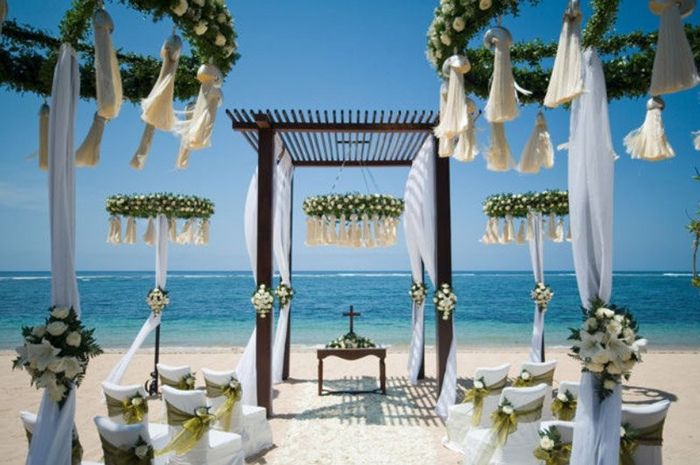 aisle decoration help