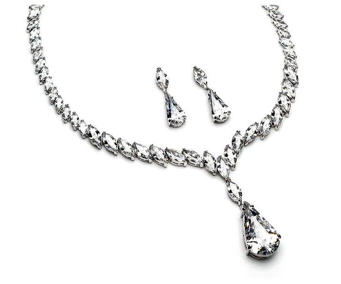 What jewelry should I wear with my dress? Pic