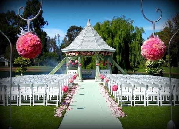 Show me your aisle decor!