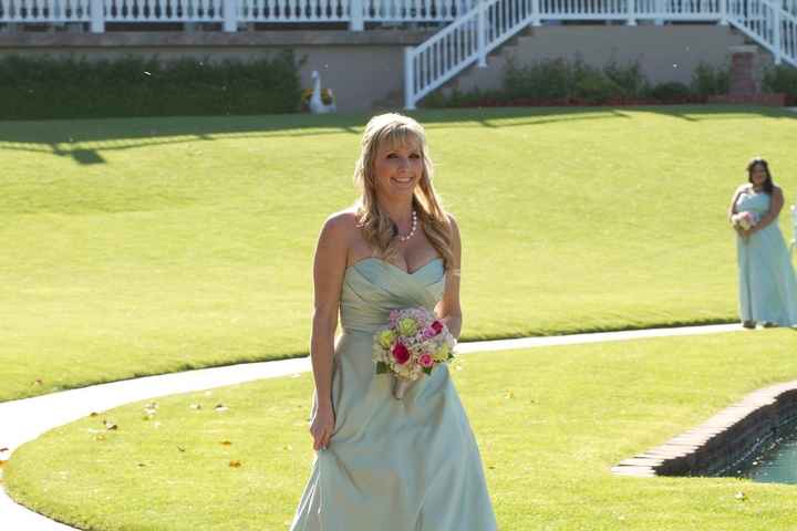 3 Bridesmaids.....size 0 and a 32a - size 14 and a 38f or g. Help?