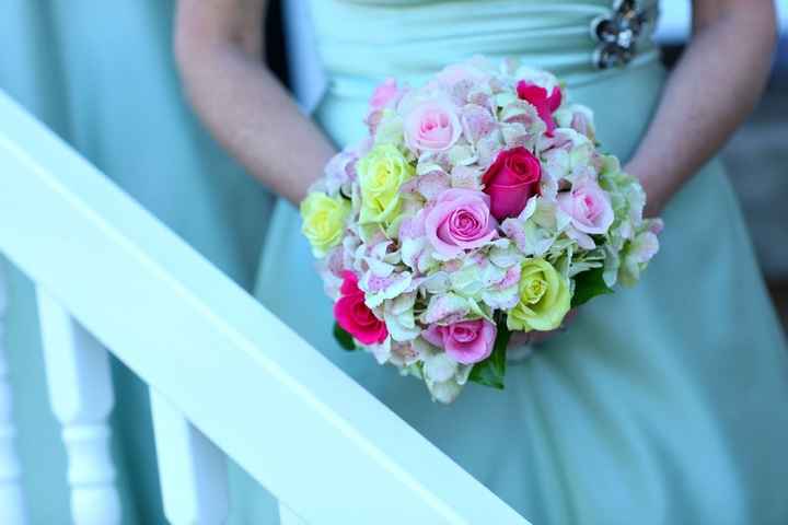 Bridemaids Bouquets - Opinions and Share Yours!