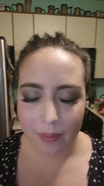 Anyone have pics of their overall wedding make up look, wearing false eyelashes?