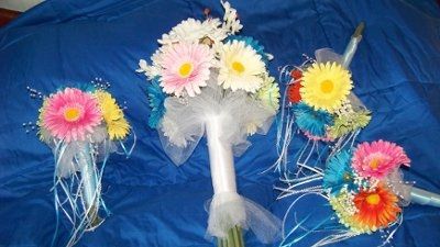 Making your own invitations & flowers??!??