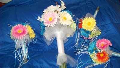 Making your own invitations & flowers??!??