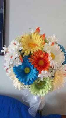 Making your own invitations & flowers??!??