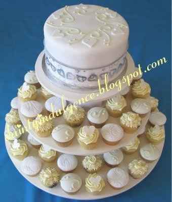 Do you <i>have</i> to have flowers on the cake!?