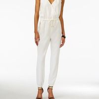 My dad's wife wants to wear white to my wedding!