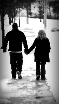 Winter engagement pics ideas