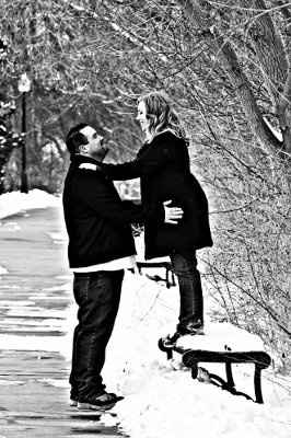 Winter engagement pics ideas