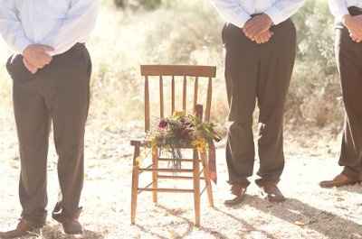 I need ideas on how to commemorate my sister at my wedding...