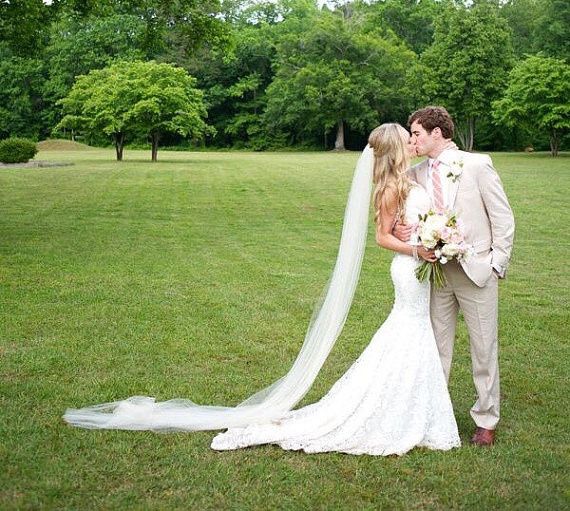 Show Me Your Veil!