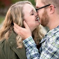 Let’s see those engagement photos!