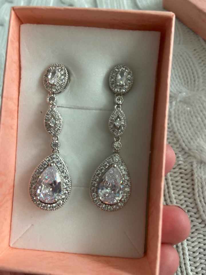 Hairpiece and earrings: Perfect Match - 1