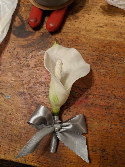 Boutonnieres and Bridal Party Bouquet's Done - 2