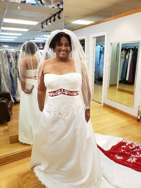 Going Crazy Looking for a Red & White Dress - 1