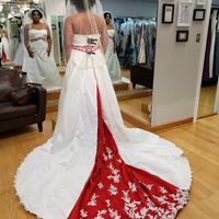 Going Crazy Looking for a Red & White Dress - 2